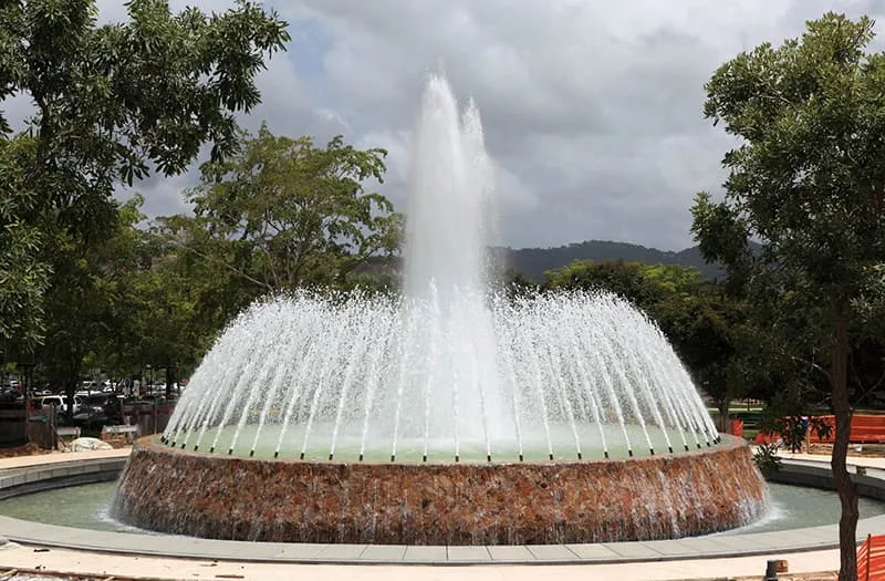Centred Fountain